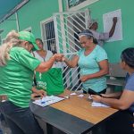 Tuy Educa y Recicla dona balones de futbol a alumnos del Taller Educativo Laboral Santa Lucía