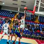 Cinco mujeres y un adolescente detenidos tras pelea pública en Nueva Cúa 